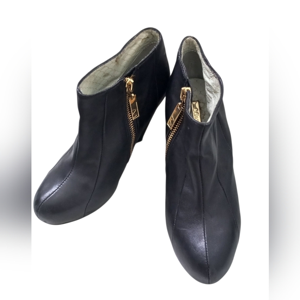 Matiko Women's Black Ankle Boots with Gold Zipper Size 6 US